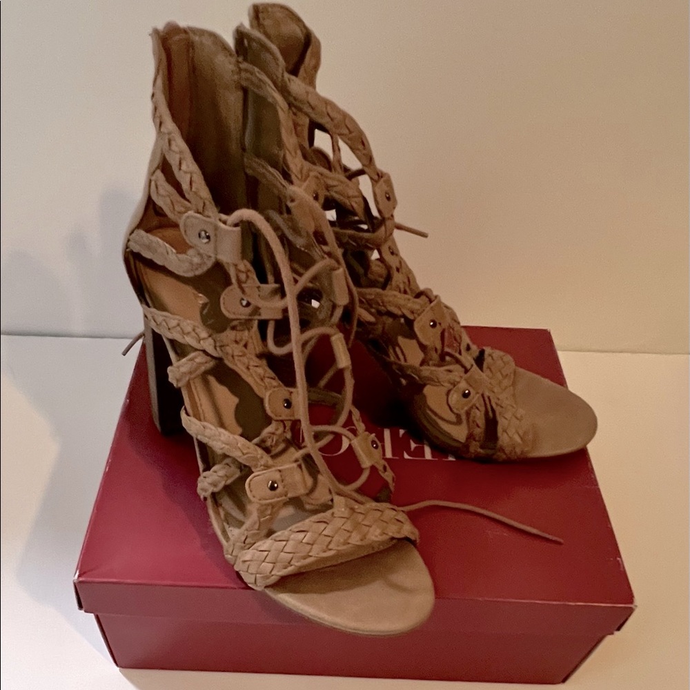 Merona taupe chunky heeled sandal
